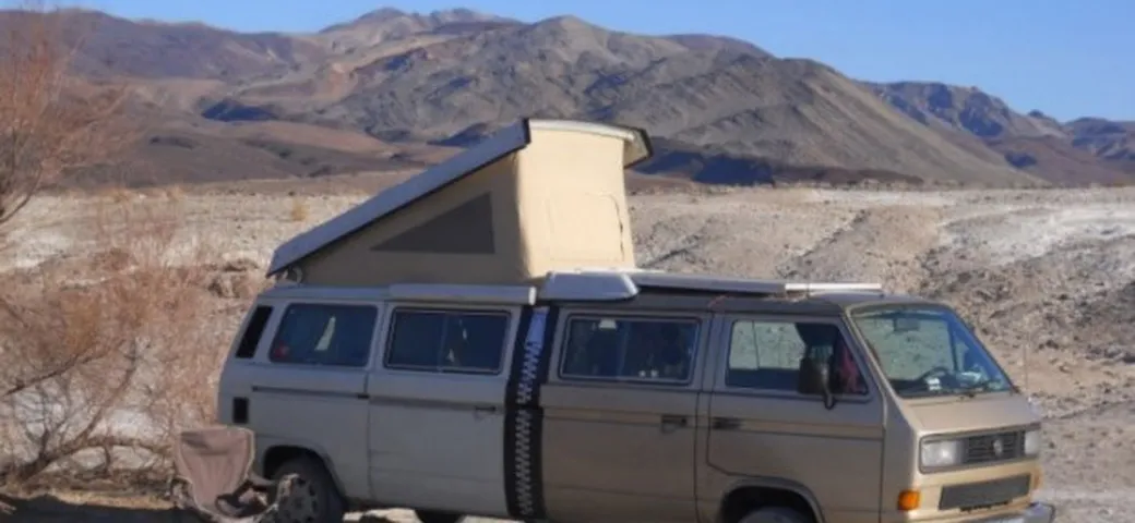 Stretchla: il Westfalia allungato con motore elettrico Tesla