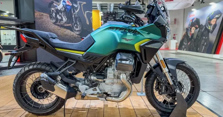 Moto Guzzi rinnova le livree: V7, V85 e Stelvio con nuove colorazioni