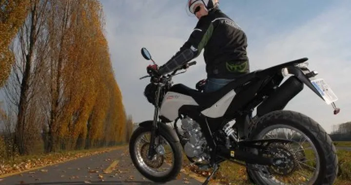 A spasso con la Derbi 125 Cross City