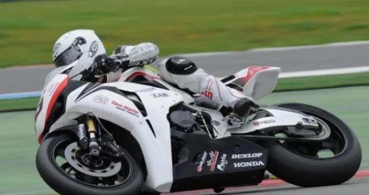 IDM: Max Neukirchner conquista Gara1 ad Assen e fa podio nella seconda