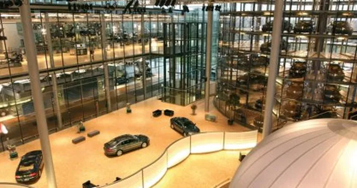Tour della fabbrica trasparente Volkswagen