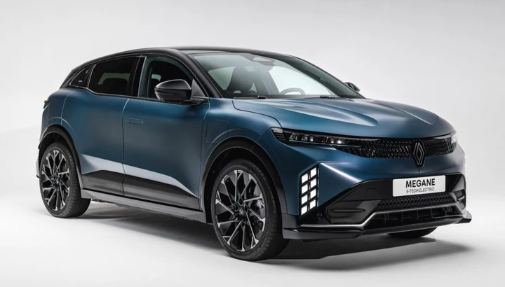 Renault Megane E-Tech 2026: nuova batteria LFP e fino a 500 km di autonomia