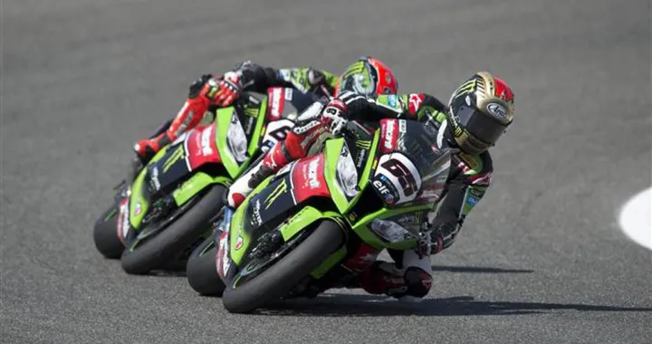 SBK 2015: Rea e Sykes a caccia di vittorie