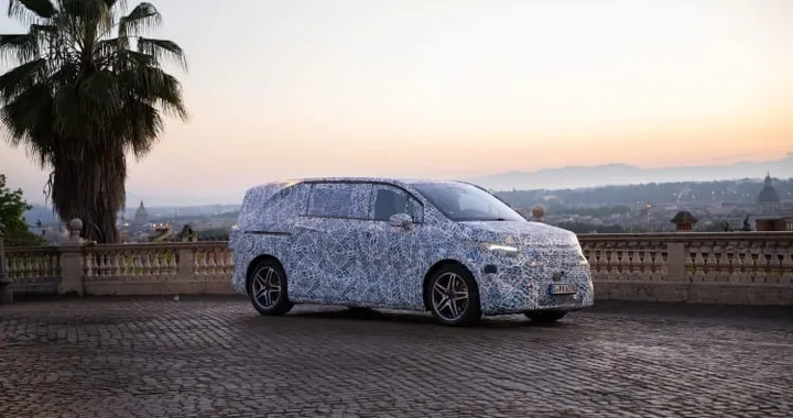 Mercedes-Benz VLE: elegante minivan EV con un'autonomia sorprendente
