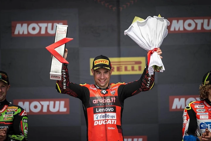 SBK Argentina, Bautista allunga: 