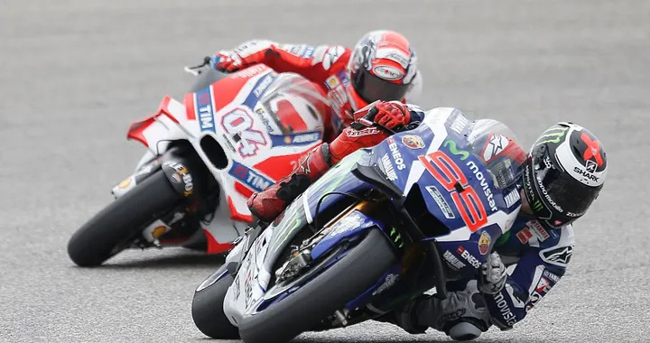 Lorenzo in Ducati. E' ufficiale. Il tifoso sogna un dream team con Stoner