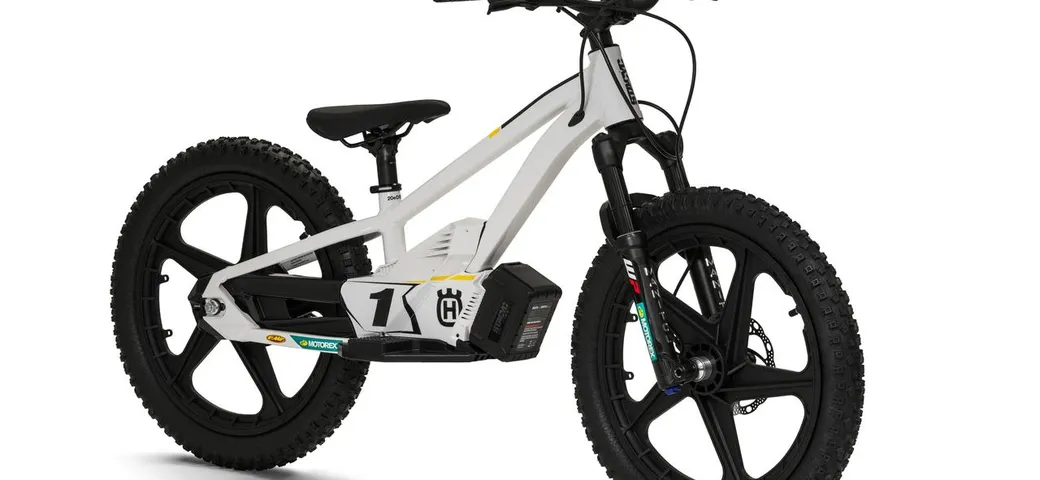 Husqvarna EE 1.20: debutta la nuova balance bike 100% elettrica [FOTO]