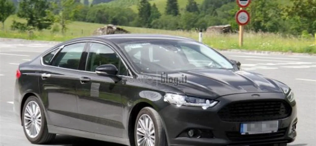 Foto spia nuova Ford Mondeo 2013