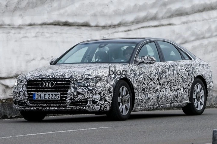 Audi A8 restyling: foto spia