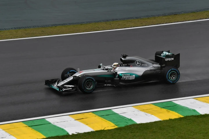 Gp Brasile F1 2016: Hamilton trionfa sotto la pioggia, Rosberg 2°, Vettel 5°