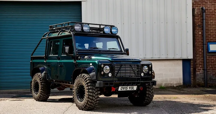 Land Rover Defender by Bowler