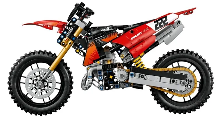 LEGO Technic Ducati Desmo450 MX: arriva il nuovo set dedicato al cross