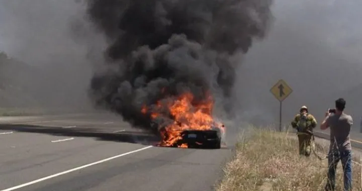 Video: Lamborghini Aventador in fiamme durante un test drive