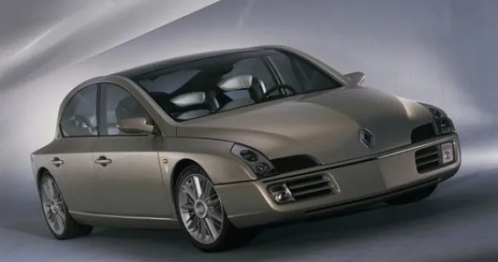 Renault: il marchio Initiale Paris per contrastare il successo delle Citroen DS?