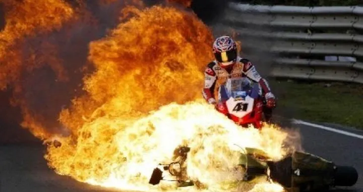 Foto del giorno: great balls of fire!