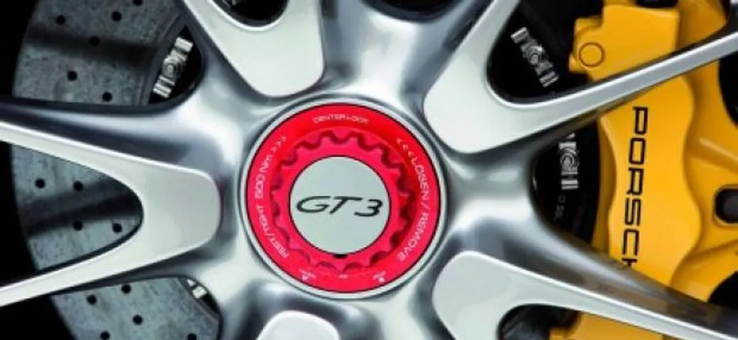 Porsche: richiamo per le 911 con cerchi monodado