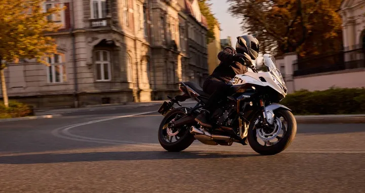 Triumph Tiger Sport 660 2025: nuove caratteristiche ma prezzo invariato