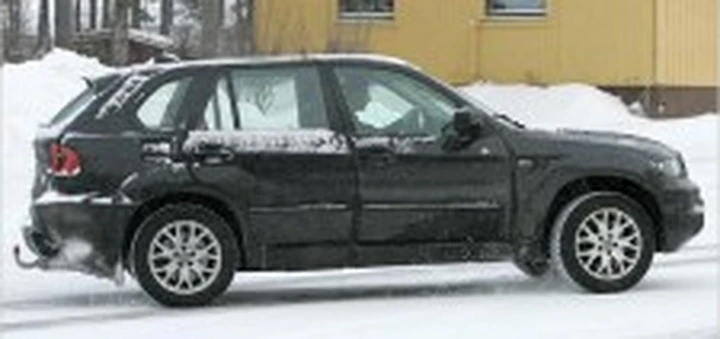 BMW X5 2006 - ennesime foto spia