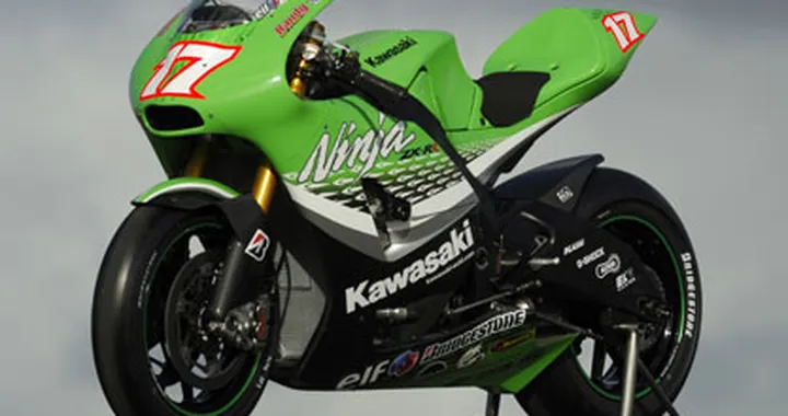 La Kawasaki svela i segreti della ZX-RR