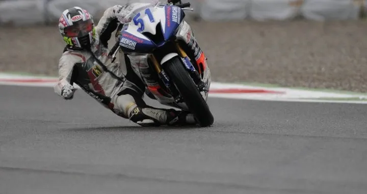 Foto del giorno: il volo di Alessia Polita alla variante della Roggia