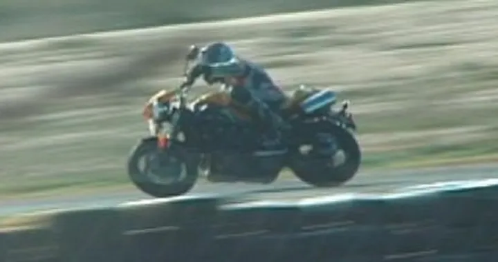 Nuova Triumph "spiata" in Spagna
