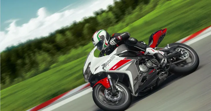 Benelli 302 R: Promozioni per la sportiva della casa del leone