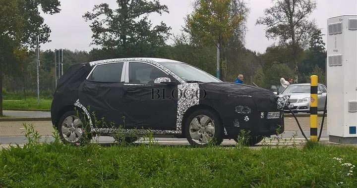 Hyundai Kona: foto spia della versione elettrica