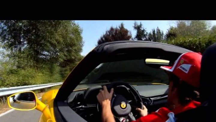 Video: Fernando Alonso guida la Ferrari 458 Spider