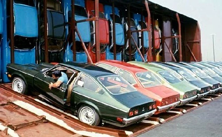 Trasportare le auto in verticale