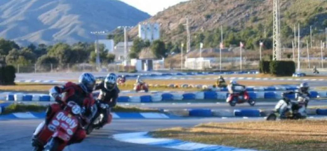 Vespa e Lambretta spagnole: 6 ore endurance su pista da Kart