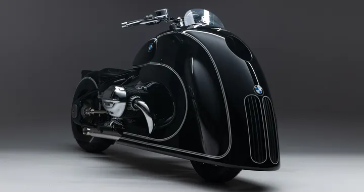 BMW R 18 "Spirit of Passion" by Kingston Custom