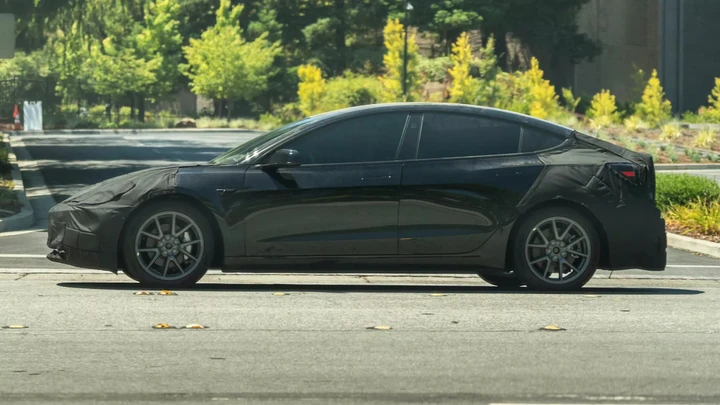 Tesla Model 3 Restyling: debutto sempre più vicino [FOTO SPIA]