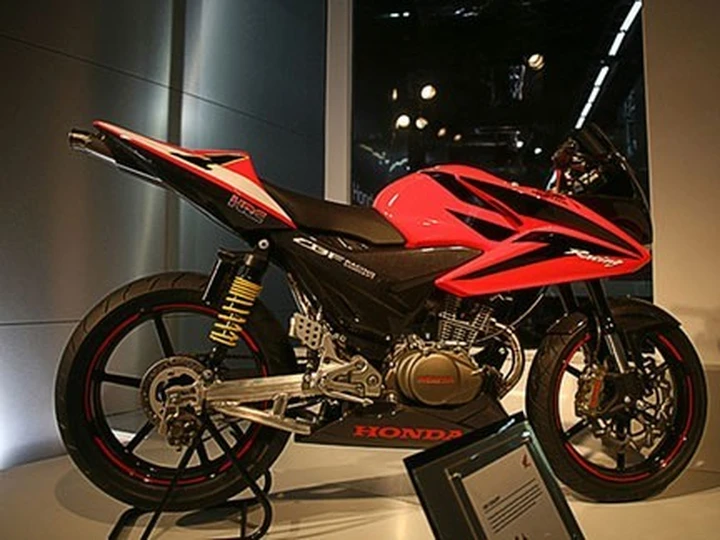 Honda CBF 150 Racing