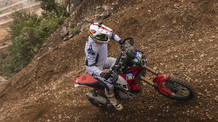 Ducati DesertX conquista l’Iron Road Prolog all’Erzbergrodeo