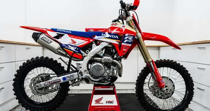 Honda CRF450RX Finke celebra 50 anni con modifiche da gara