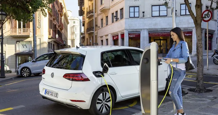 Volkswagen e-Roadshow 2018: l’evento itinerante elettrico a Bari e alla Verona Marathon
