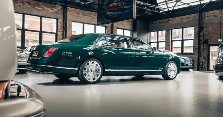 L'ultima Bentley commissionata dalla regina Elisabetta II
