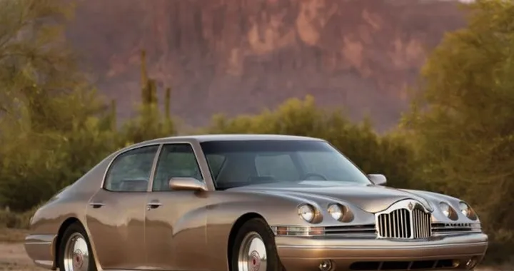 Packard Twelve: torna all'asta una fra le berline più strane di sempre