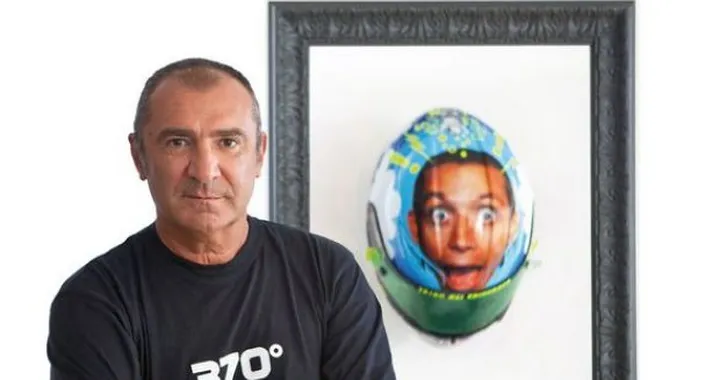 Aldo Drudi ricorda Simoncelli e firma due caschi Special Edition