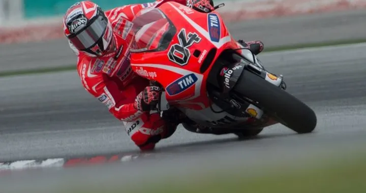 Andrea Dovizioso al Factory Store di Borgo Panigale