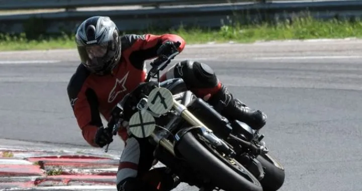 Scatto in Corsa: Street Triple a Magione