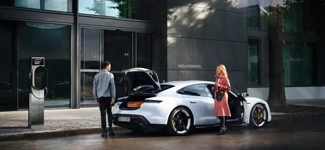 Porsche Destination Charging: nuove stazioni di ricarica auto elettriche