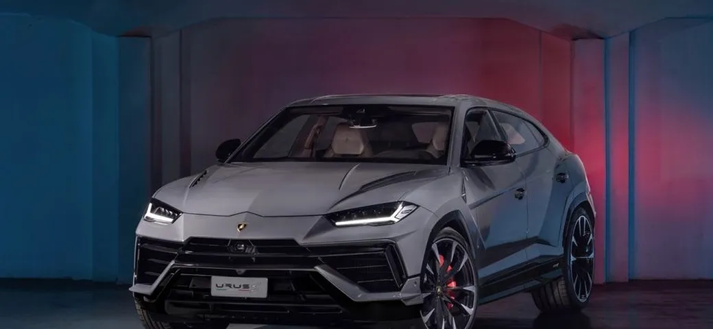 Lamborghini Urus: il futuro è ibrido, l'elettrico rimandato al 2035