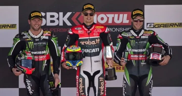 SBK Jerez: Gara-1 a Davies su Sykes e Rea