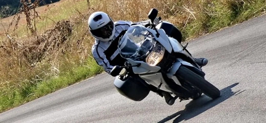 BMW F 800 GT: il nostro test su strada