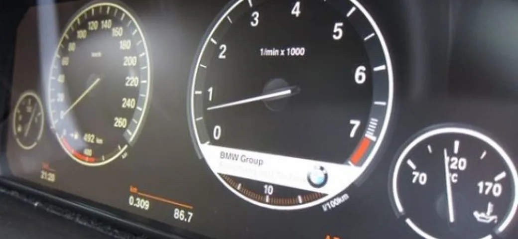 BMW: allo studio un nuovo quadro strumenti con tecnologia LCD