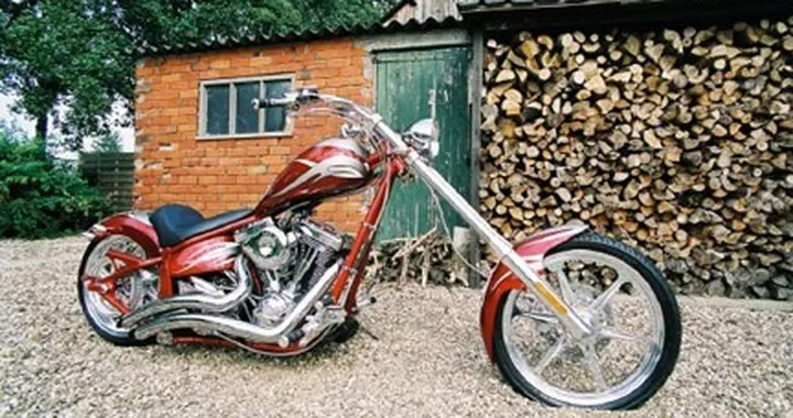 Saxon sbarca in Europa