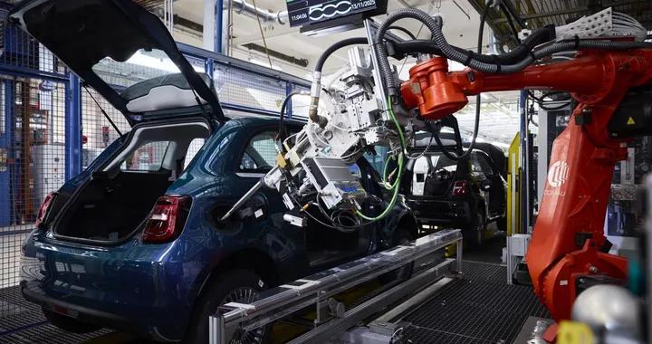 Le fabbriche di Stellantis in Europa producono meno del 50% della capacità