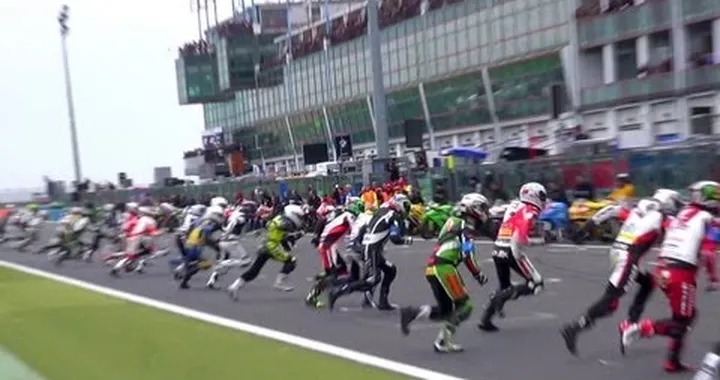 Bol d'Or 2013 : Race Start / Départ - SLOWMOTION