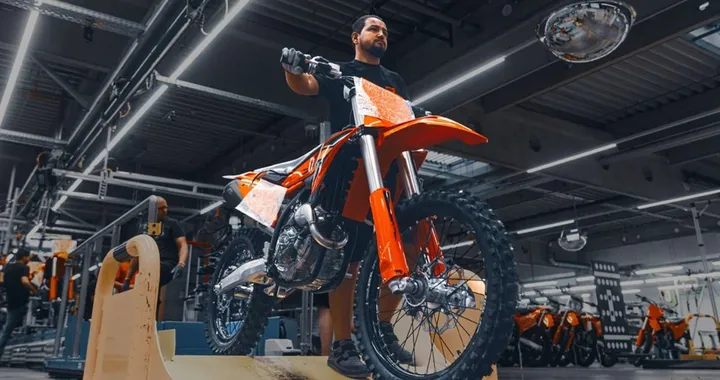 KTM AG riparte: riaperti gli stabilimenti in Austria e nuova strategia produttiva